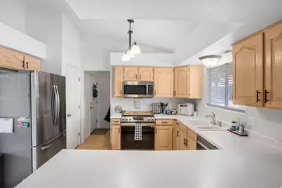 1787 S Point Dr, Saint George, UT 84790 - Photo 12