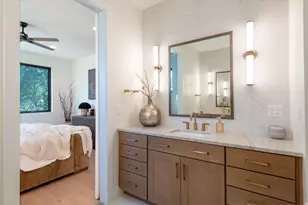 4445 S Holladay Park Ln, Holladay, UT 84124 - Photo 14