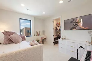 4445 S Holladay Park Ln, Holladay, UT 84124 - Photo 10