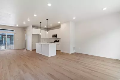 818 W Ivywell Ln #215, North Salt Lake, UT 84054 - Photo 4