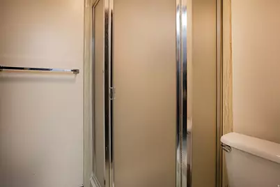 275 E Peach Ln S, Bountiful, UT 84010 - Photo 18