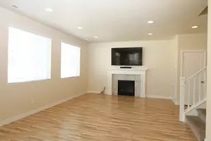 1874 W Parkview Dr, Syracuse, UT 84075 - Photo 4