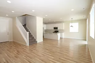 1874 W Parkview Dr, Syracuse, UT 84075 - Photo 2