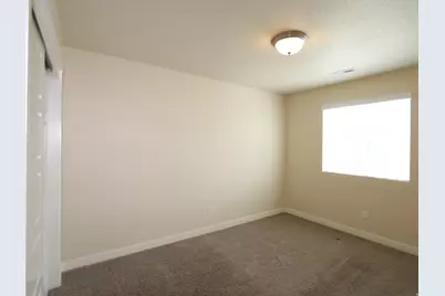 1874 W Parkview Dr, Syracuse, UT 84075 - Photo 18