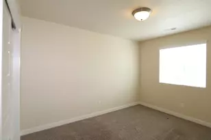 1874 W Parkview Dr, Syracuse, UT 84075 - Photo 18