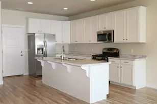 1874 W Parkview Dr, Syracuse, UT 84075 - Photo 6