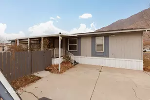 1025 N 300 W, Springville, UT 84663 - Photo 2