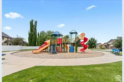 1846 W 2280 S, Woods Cross, UT 84087 - Photo 20