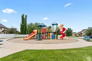 1846 W 2280 S, Woods Cross, UT 84087 - Photo 20