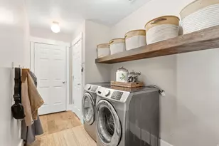 383 S 950 W, Layton, UT 84041 - Photo 10