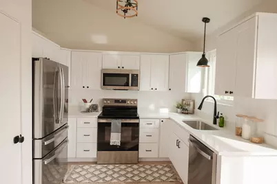 1012 W 2525 N, Layton, UT 84041 - Photo 4