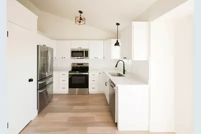 1012 W 2525 N, Layton, UT 84041 - Photo 10