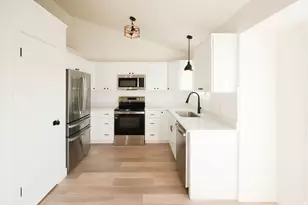 1012 W 2525 N, Layton, UT 84041 - Photo 10