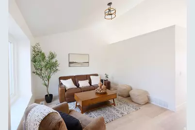 1012 W 2525 N, Layton, UT 84041 - Photo 2