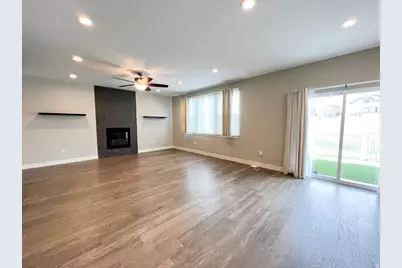 3887 E Clubhouse Ln, Eagle Mountain, UT 84005 - Photo 10