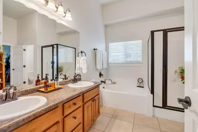 10774 S Navarro Way, South Jordan, UT 84095 - Photo 10