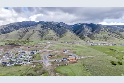 649 E 250 N #16, Providence, UT 84332 - Photo 1