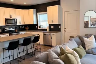 7129 N Mountain Field Dr, Eagle Mountain, UT 84005 - Photo 8