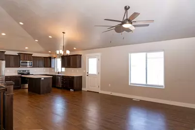 214 W Williams Ln, Grantsville, UT 84029 - Photo 6