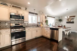 45 N Center St, Hyrum, UT 84319 - Photo 4