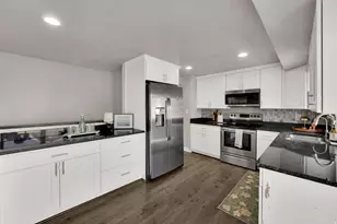 10517 S Larkspur Dr, Sandy, UT 84094 - Photo 6