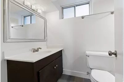 377 N 200 W, Salt Lake City, UT 84103 - Photo 22