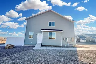 528 W 2000 S, Vernal, UT 84078 - Photo 2