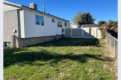 5156 W Highwood Dr, Kearns, UT 84118 - Photo 6