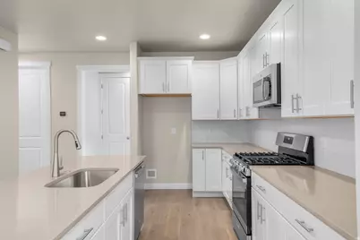 7007 W Granbury Dr, South Jordan, UT 84009 - Photo 8