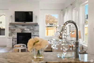 585 W 20 N, Hyrum, UT 84319 - Photo 8