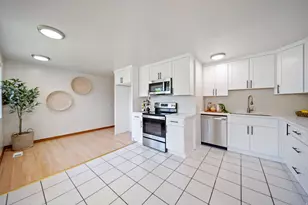 1920 E 7130 S, Cottonwood Heights, UT 84121 - Photo 8