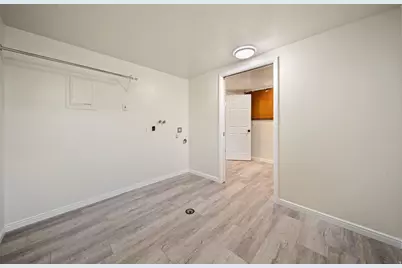 1920 E 7130 S, Cottonwood Heights, UT 84121 - Photo 20