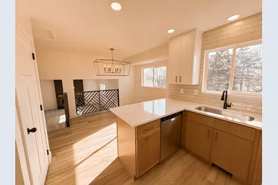 247 W 1925 N, Layton, UT 84041 - Photo 4