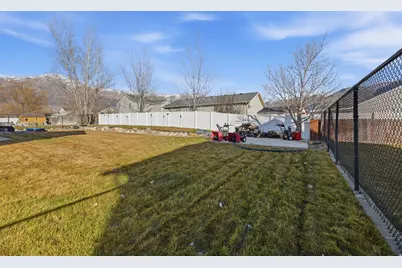 2352 N 375 W, Harrisville, UT 84414 - Photo 28