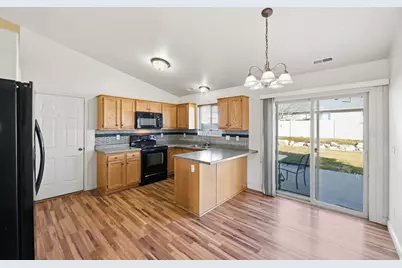 2352 N 375 W, Harrisville, UT 84414 - Photo 6