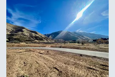 2057 E Maple Hills Ln, Mapleton, UT 84664 - Photo 2
