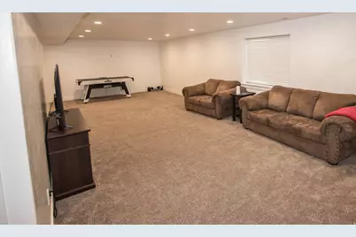 1092 E 300 S, Smithfield, UT 84335 - Photo 8