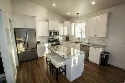 1092 E 300 S, Smithfield, UT 84335 - Photo 2