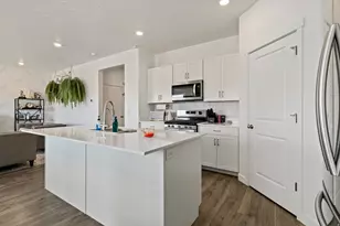 242 N Mandalyn Way E, Saratoga Springs, UT 84045 - Photo 6