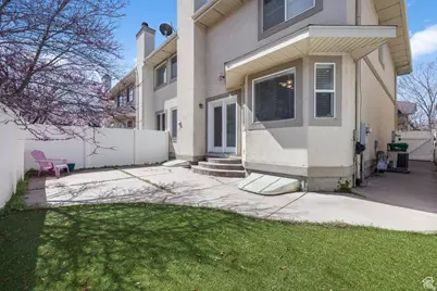 7819 S Spruce Tree Ln, Sandy, UT 84094 - Photo 26