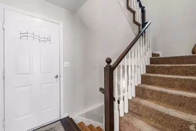 7819 S Spruce Tree Ln, Sandy, UT 84094 - Photo 10