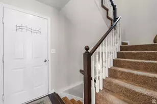 7819 S Spruce Tree Ln, Sandy, UT 84094 - Photo 10