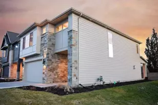 961 W 1910 S, Syracuse, UT 84075 - Photo 2