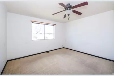 1876 W 2400 S, Syracuse, UT 84075 - Photo 10