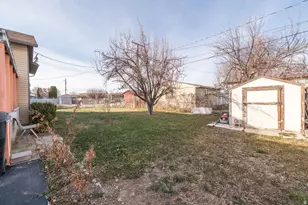 1876 W 2400 S, Syracuse, UT 84075 - Photo 32