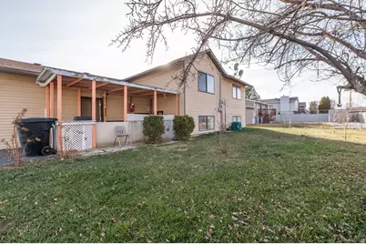 1876 W 2400 S, Syracuse, UT 84075 - Photo 30
