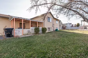 1876 W 2400 S, Syracuse, UT 84075 - Photo 30