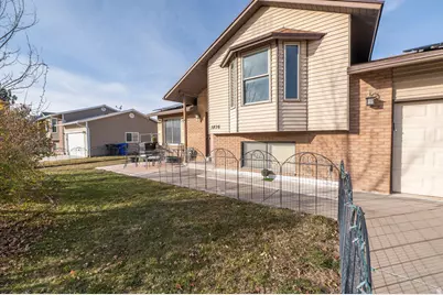 1876 W 2400 S, Syracuse, UT 84075 - Photo 28