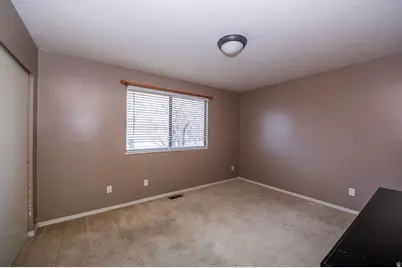 1876 W 2400 S, Syracuse, UT 84075 - Photo 10
