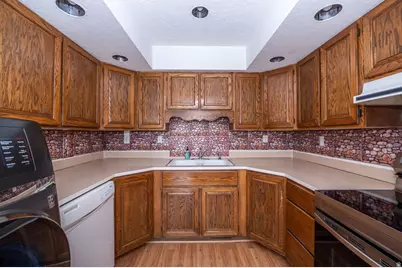 1876 W 2400 S, Syracuse, UT 84075 - Photo 14